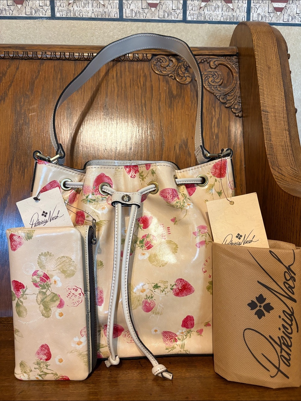 NWT-Patricia Nash-SET-Parisian Strawberry-Belamy Bucket Bag & Prassa Wallet-$288